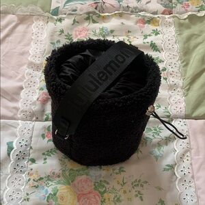 lululemon athletica Black Sherpa Bucket Bag